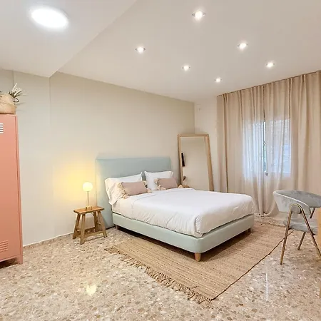 Beach Room Valencia, Netflix, 4 Mins Walk To The Beach Exterior photo