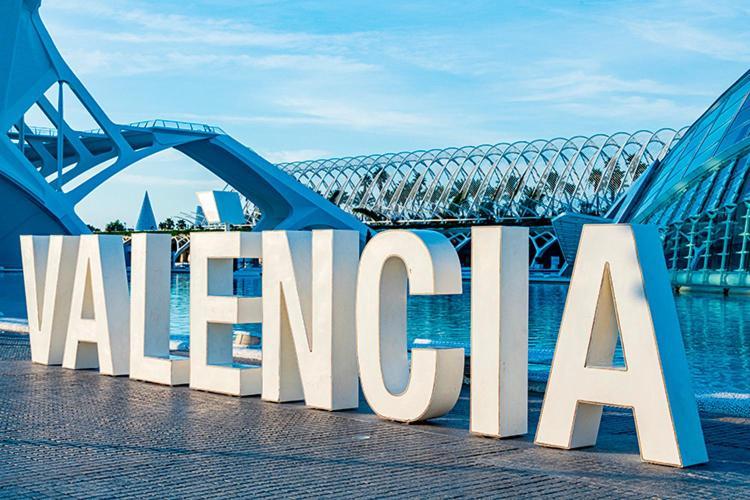 Privatunterkunft Valencia, Netflix, 4 Mins Walk To The *